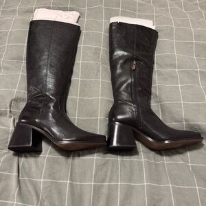 Vince Camuto Sangeti Black Pebbled Leather Heeled Boots BNIB Never Worn